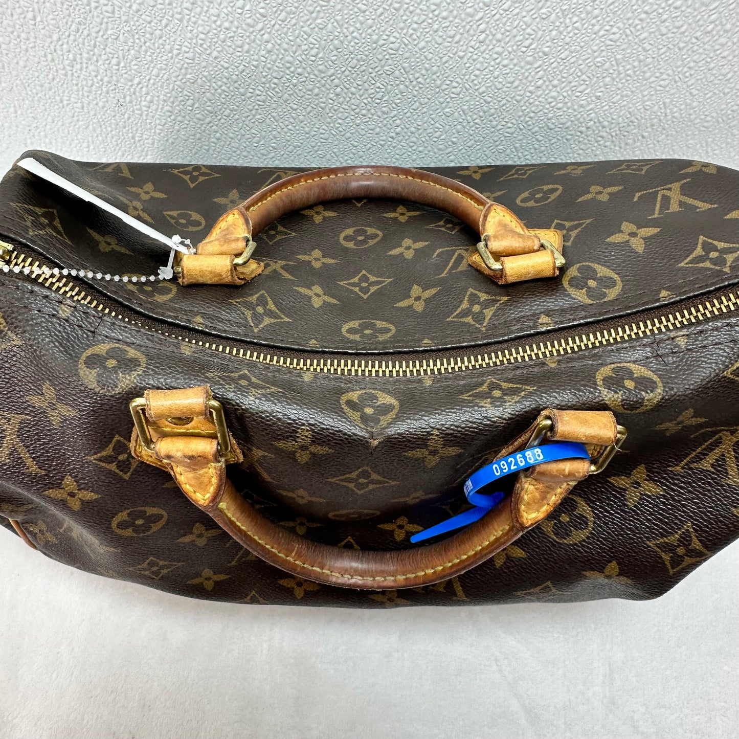 Speedy Handbag Luxury Designer By Louis Vuitton, Size: Medium