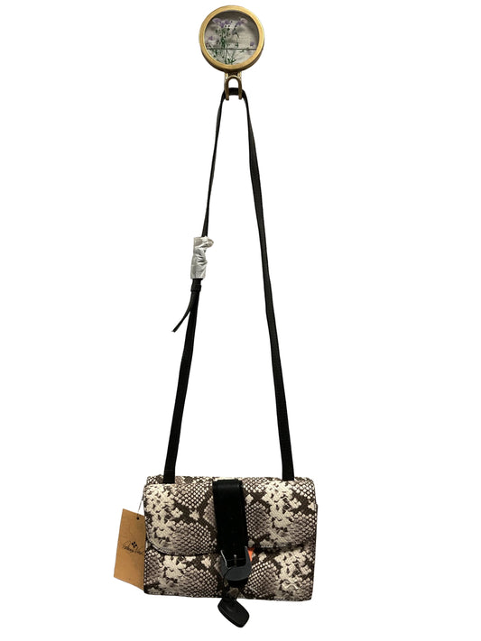 Crossbody Designer By Patricia Nash In Snakeskin Print, Size:Medium