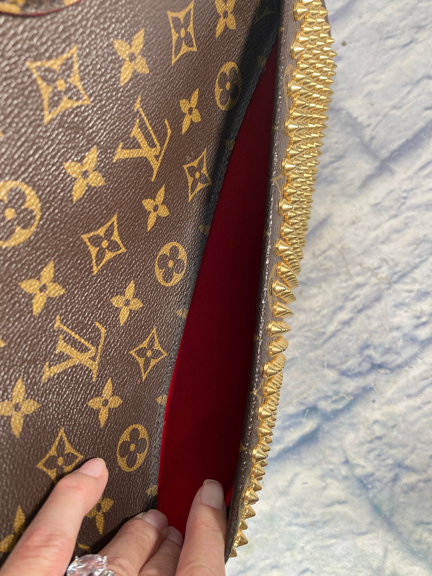 Handbag Luxury Designer By Louis Vuitton, Size: Large