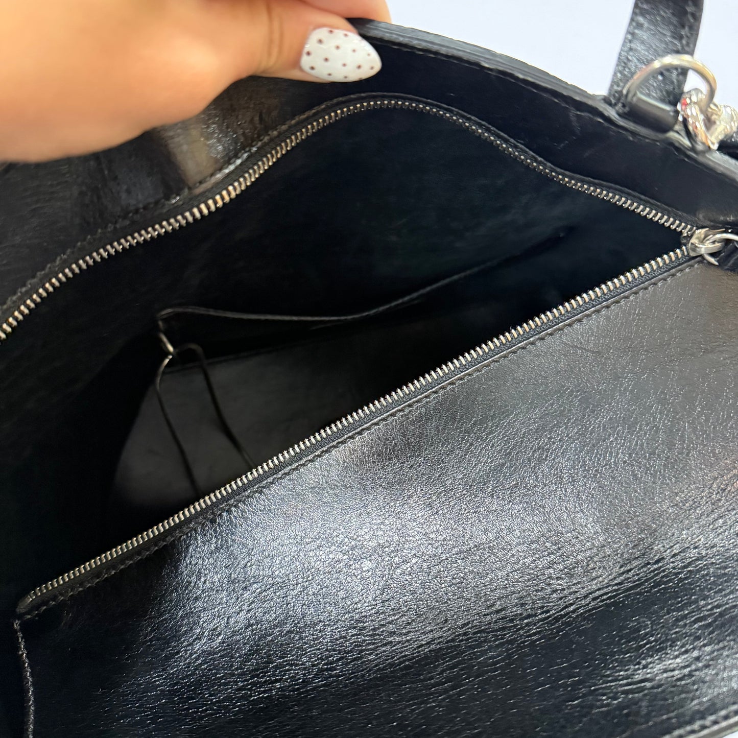 Handbag Designer By Tumi, Size: Large