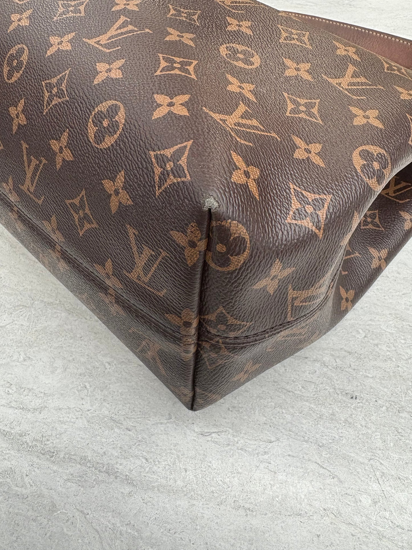 Handbag Luxury Designer By Louis Vuitton, Size: Large