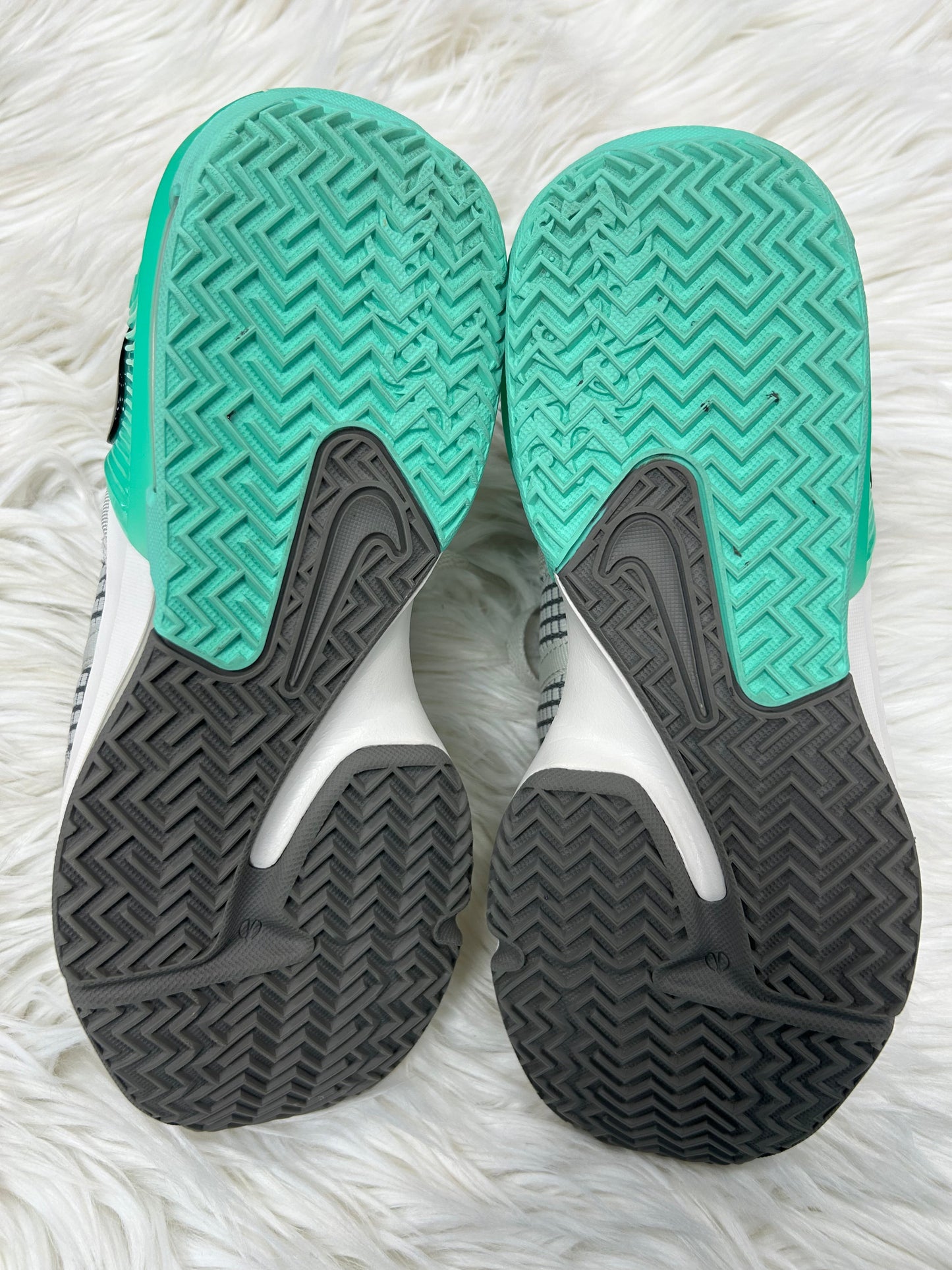 Shoes Athletic By Nike In Grey, Size:8