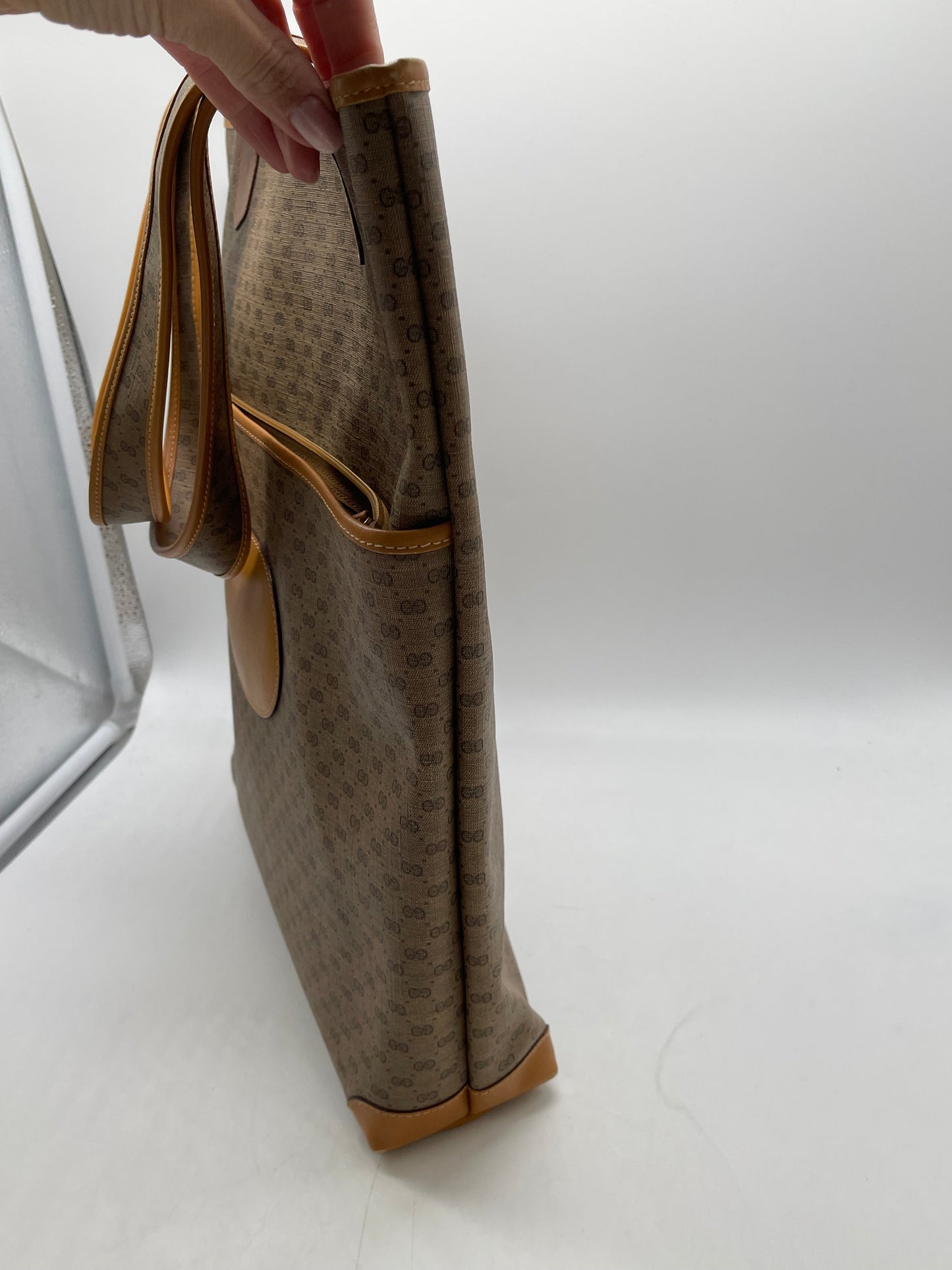 Tote Luxury Designer By Gucci, Size: Large