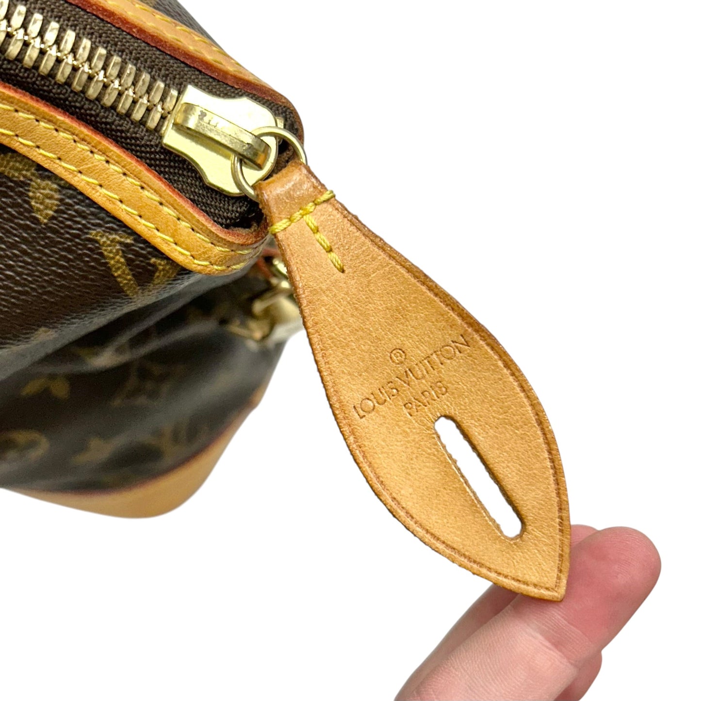 Handbag Luxury Designer By Louis Vuitton, Size: Medium