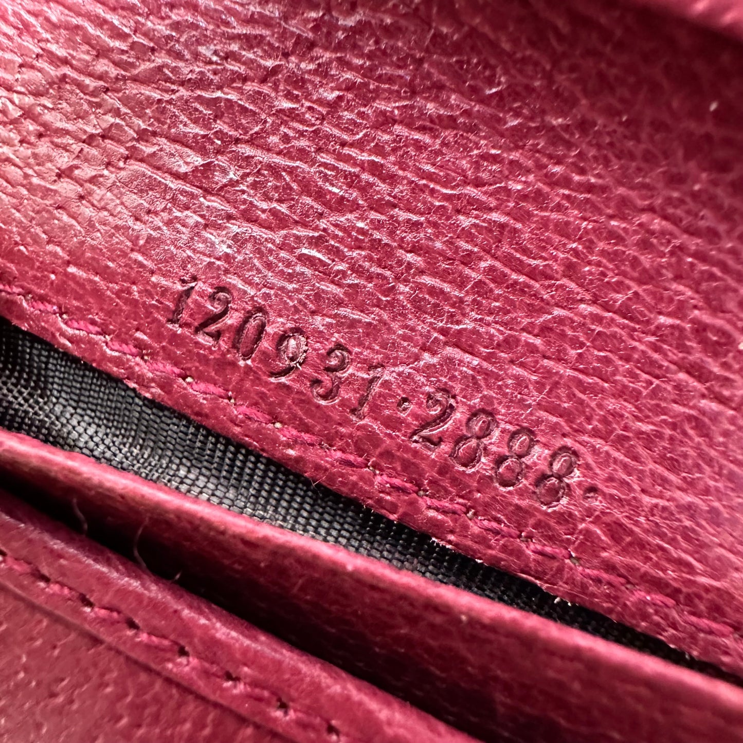 Wallet Luxury Designer By Gucci, Size: Medium