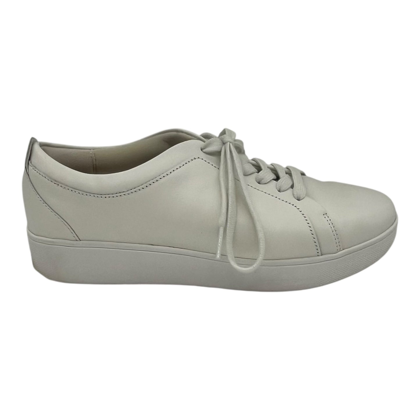 Shoes Sneakers By Fitflop In White, Size:7.5