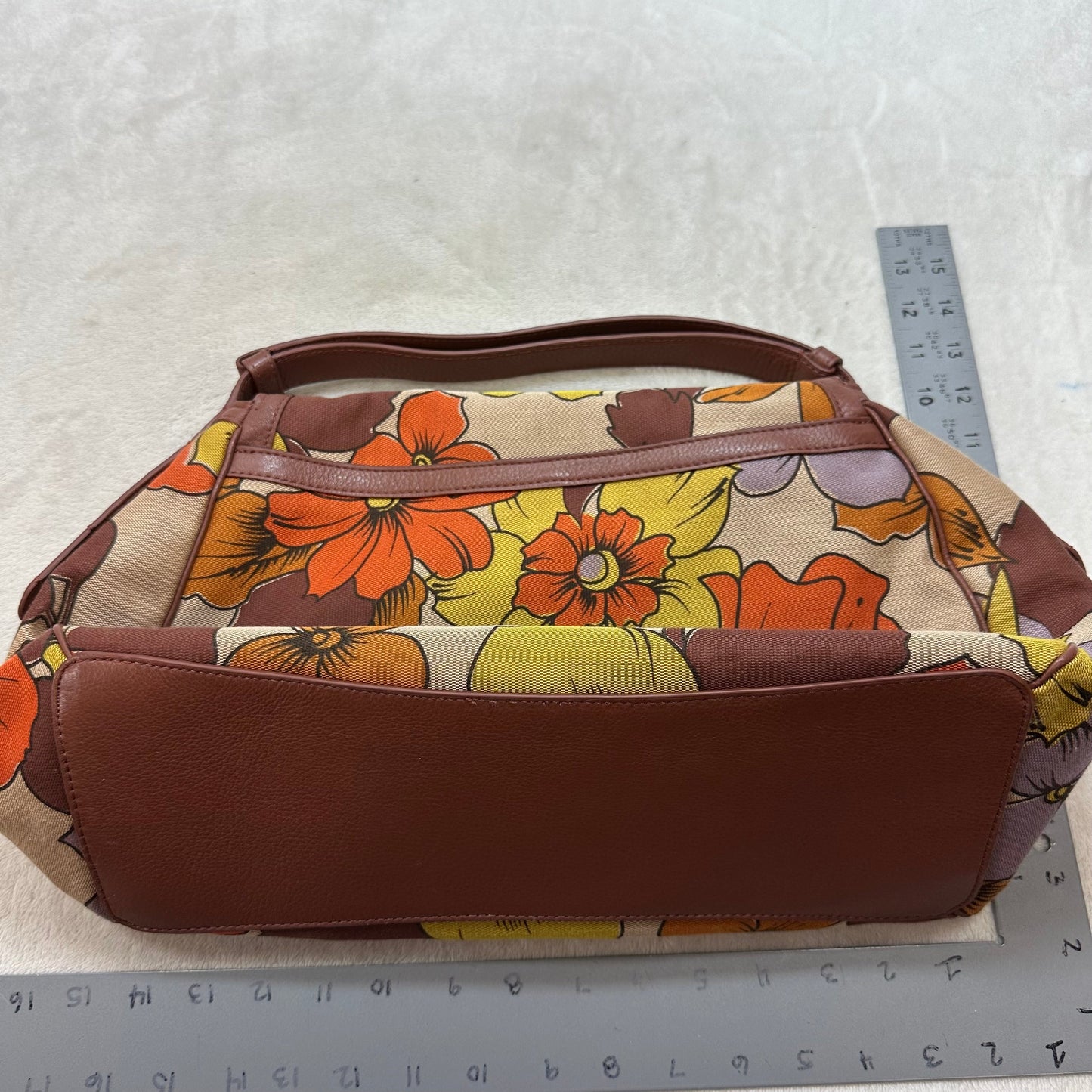 Handbag By Vera Bradley, Size: Medium