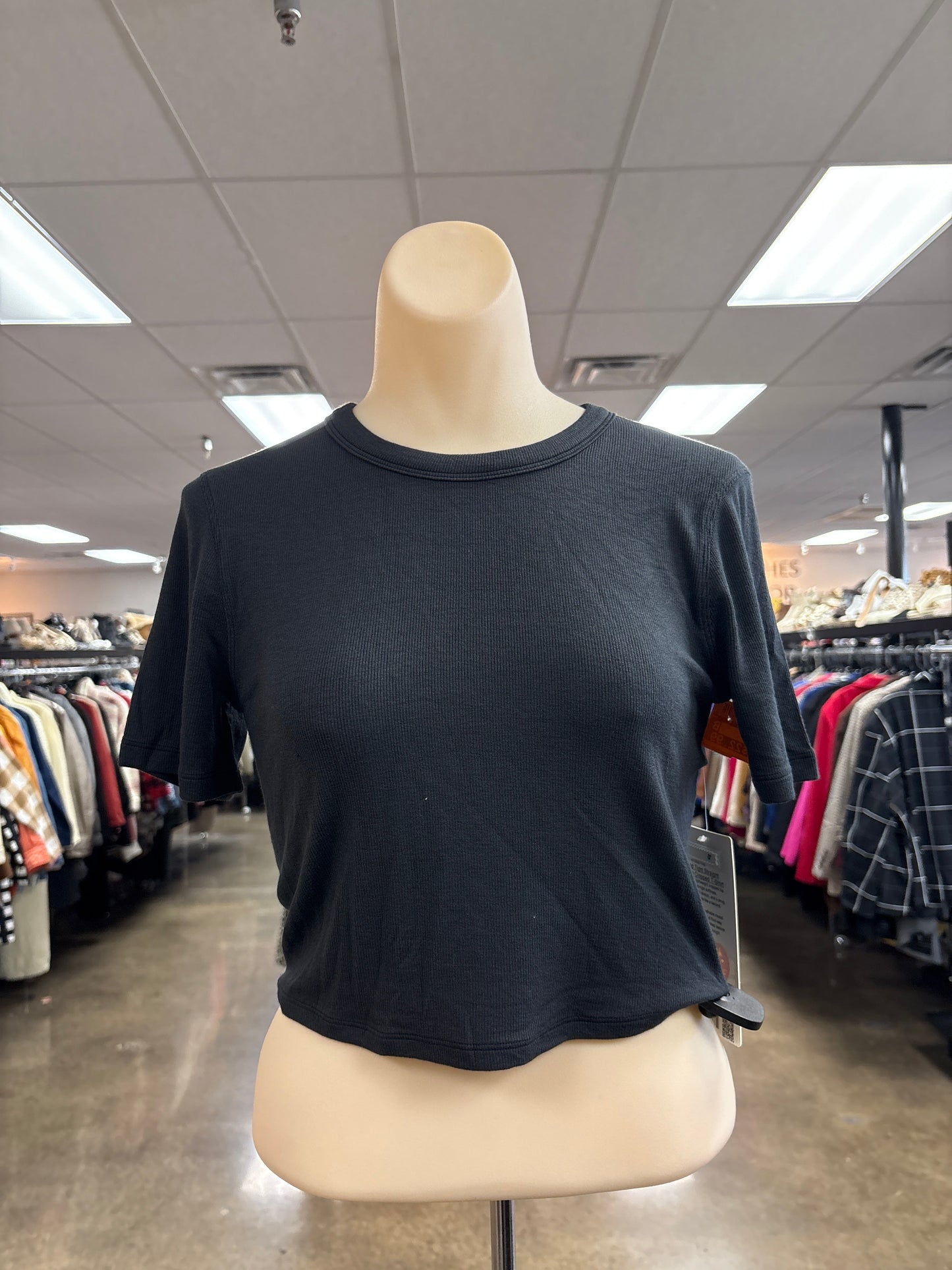 Athletic Top Ss By Lululemon In Black, Size:8