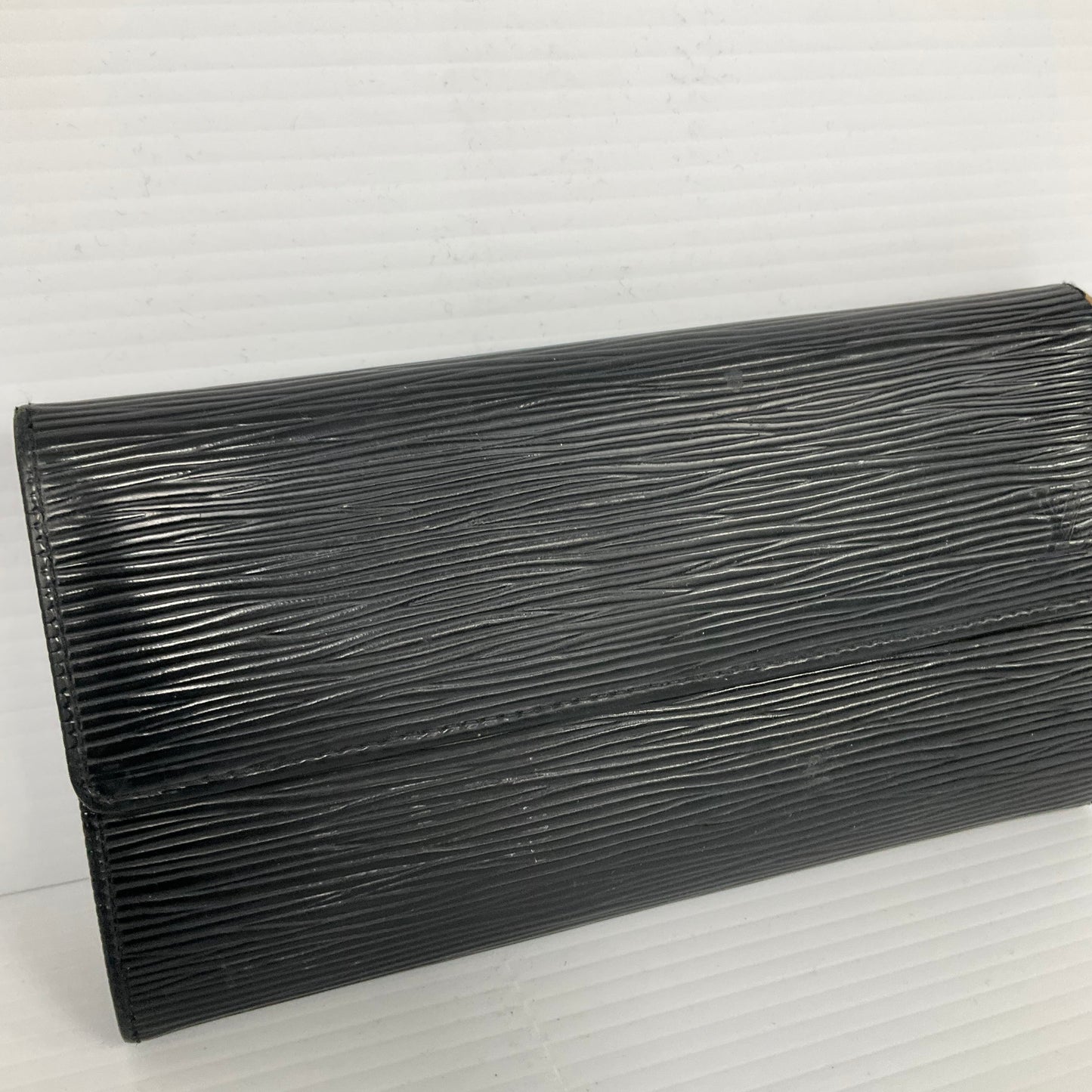 Epi Wallet Luxury Designer By Louis Vuitton, Size: Medium