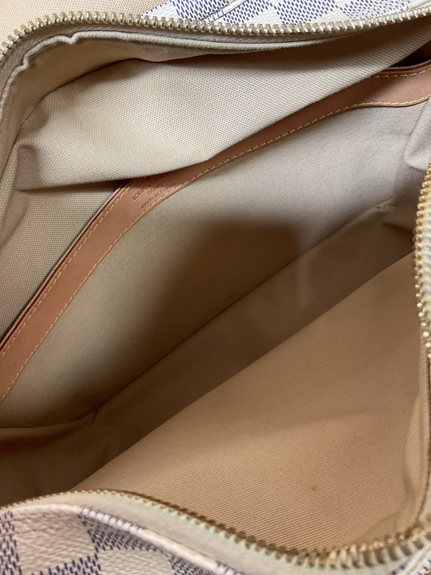 Handbag Luxury Designer By Louis Vuitton In Checkered Pattern, Size:Medium