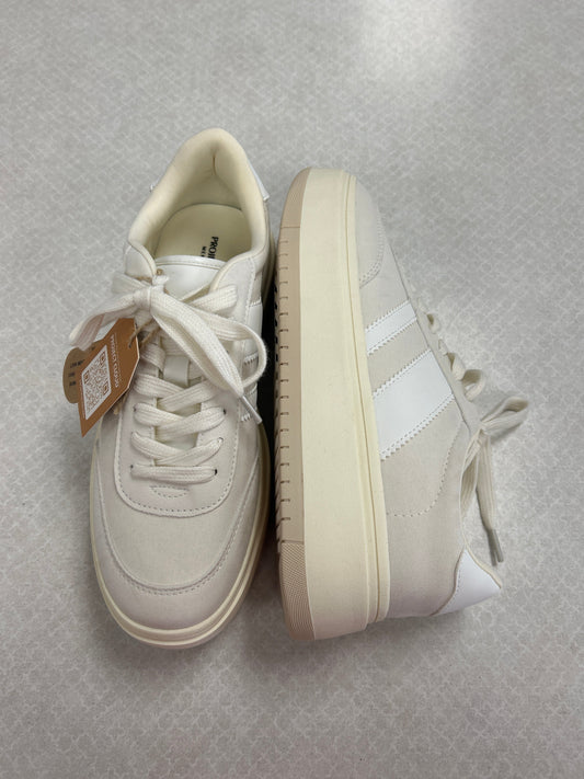 Shoes Sneakers Platform By Clothes Mentor In Cream, Size:7