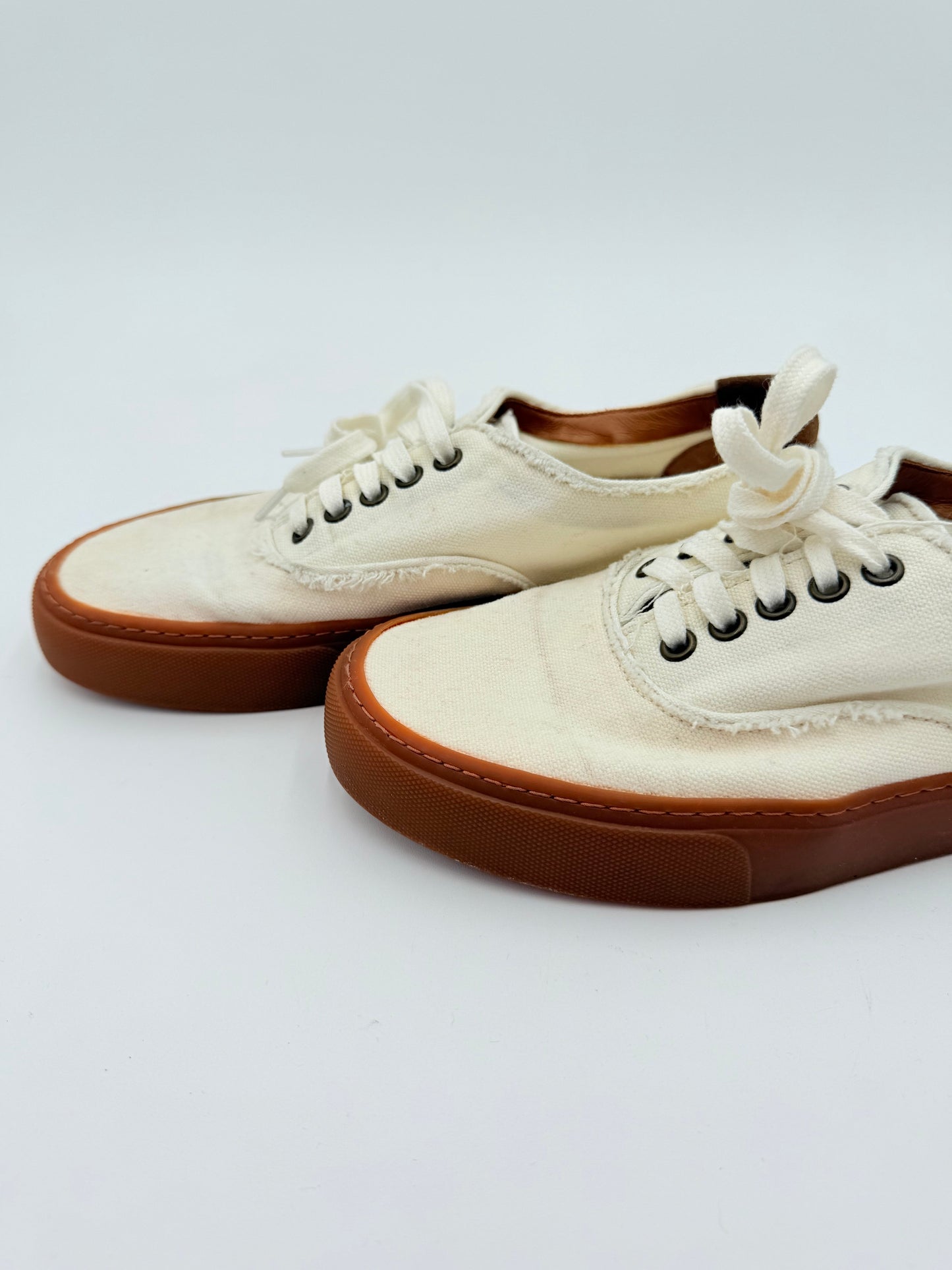 Shoes Luxury Designer By Yves Saint Laurent In Cream, Size:8.5