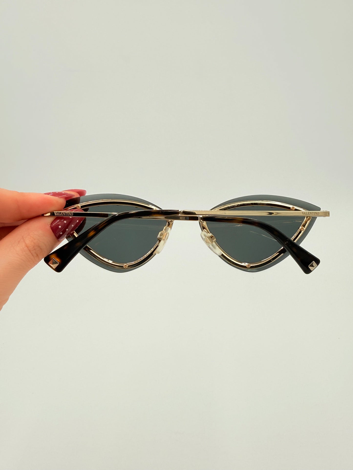 Sunglasses Designer By Valentino-mario