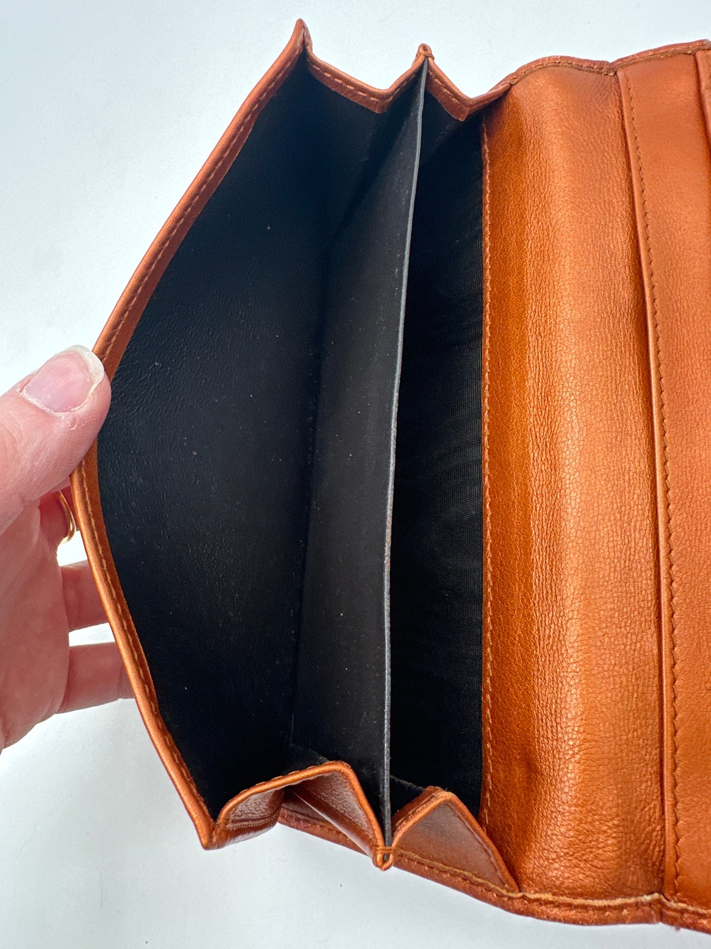 Wallet Luxury Designer By Gucci, Size: Medium