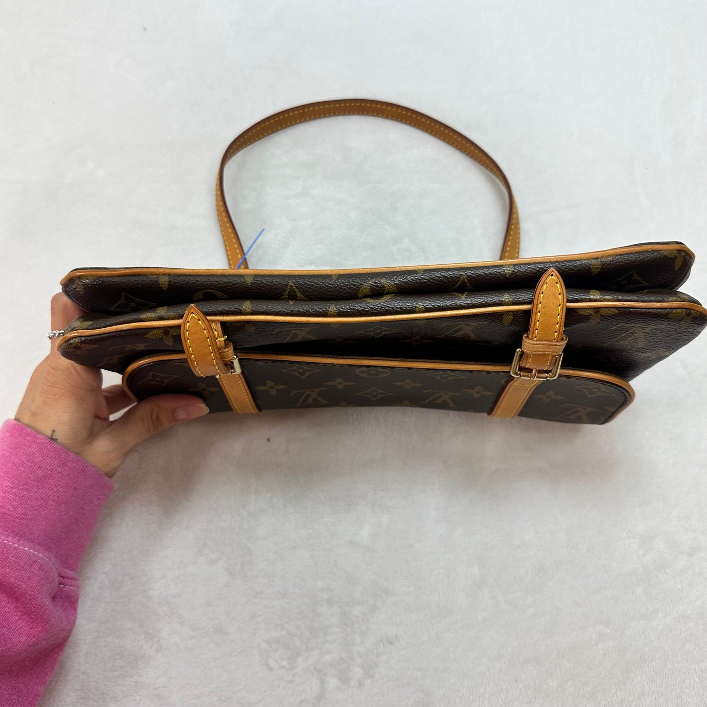 MARELLE Handbag Luxury Designer By Louis Vuitton, Size: Small