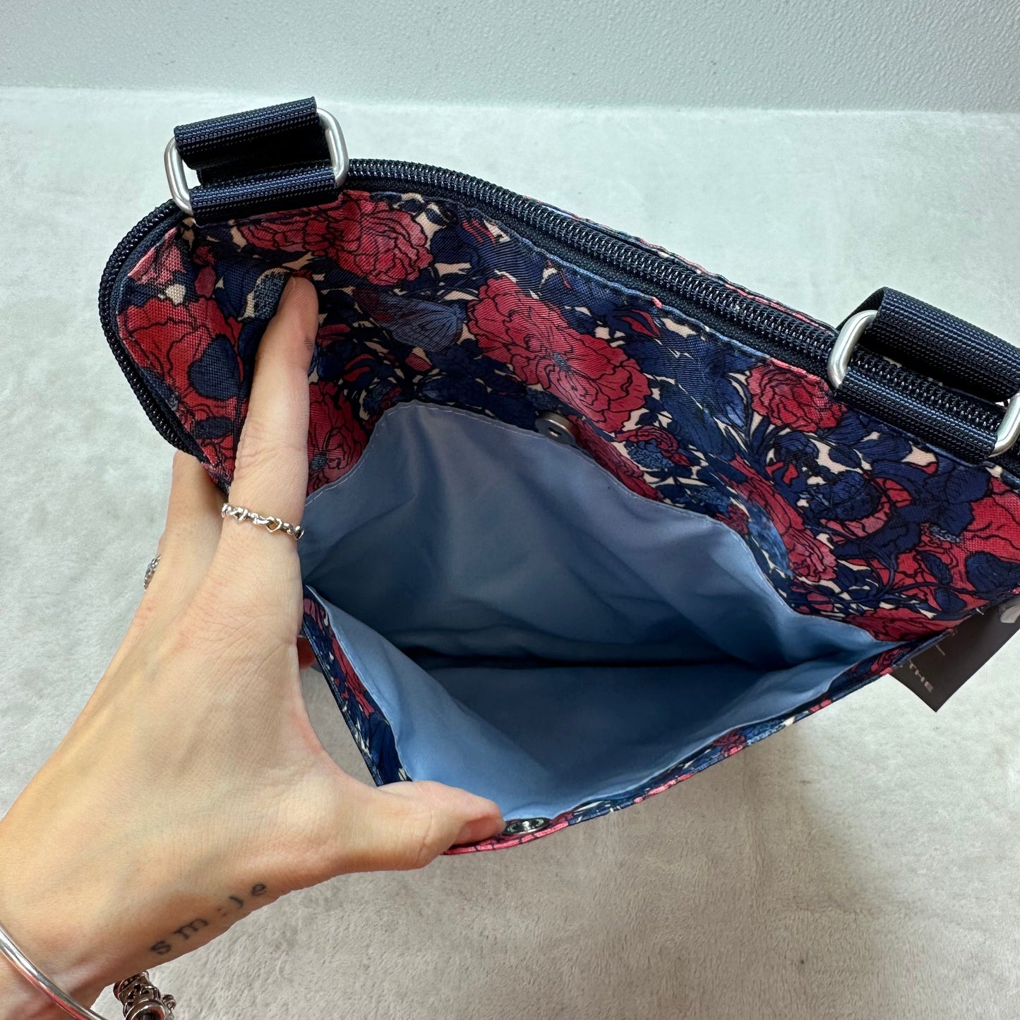 Crossbody By Baggallini, Size: Small