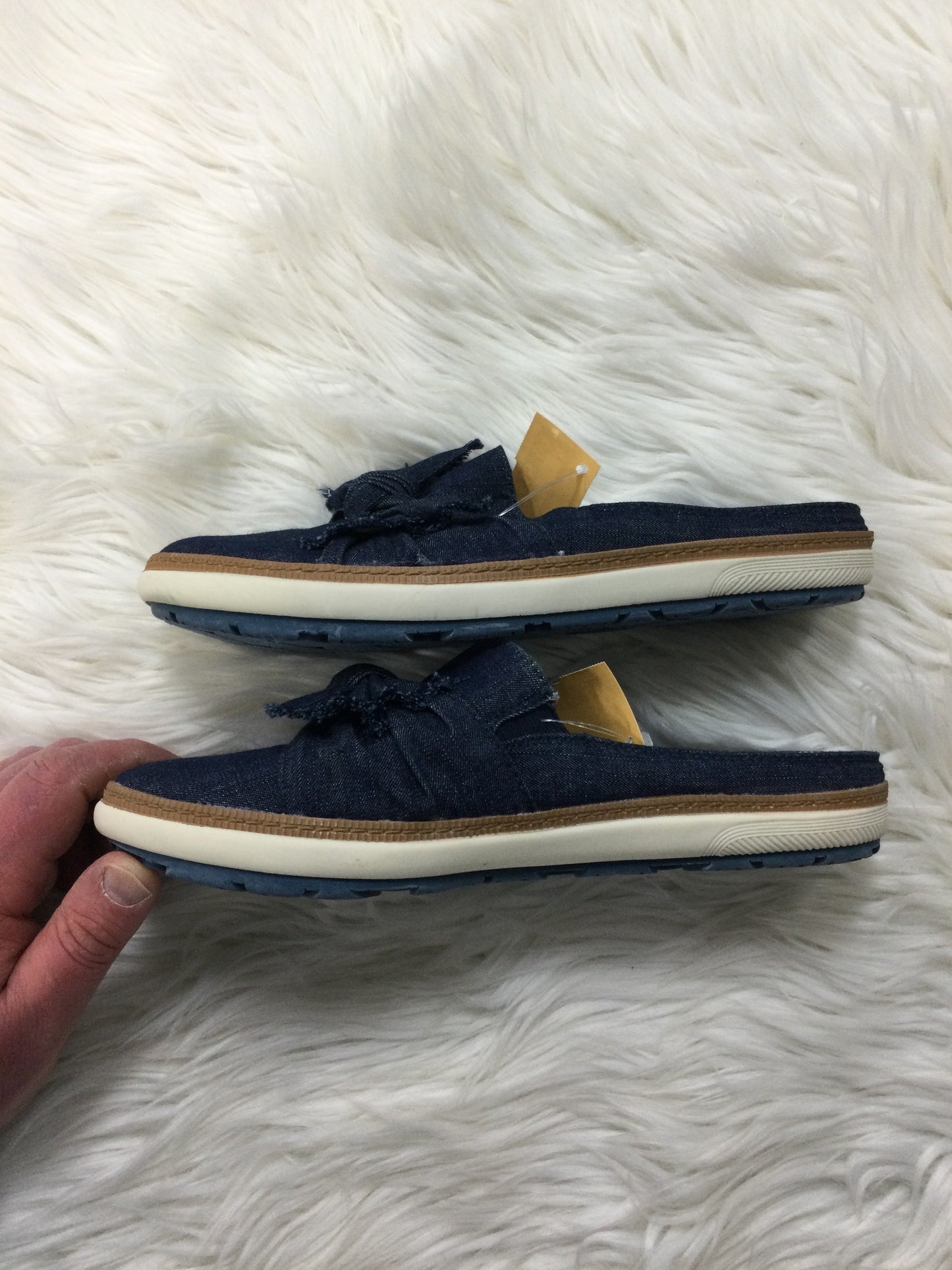 Shoes Flats By Bare Traps In Navy, Size:9