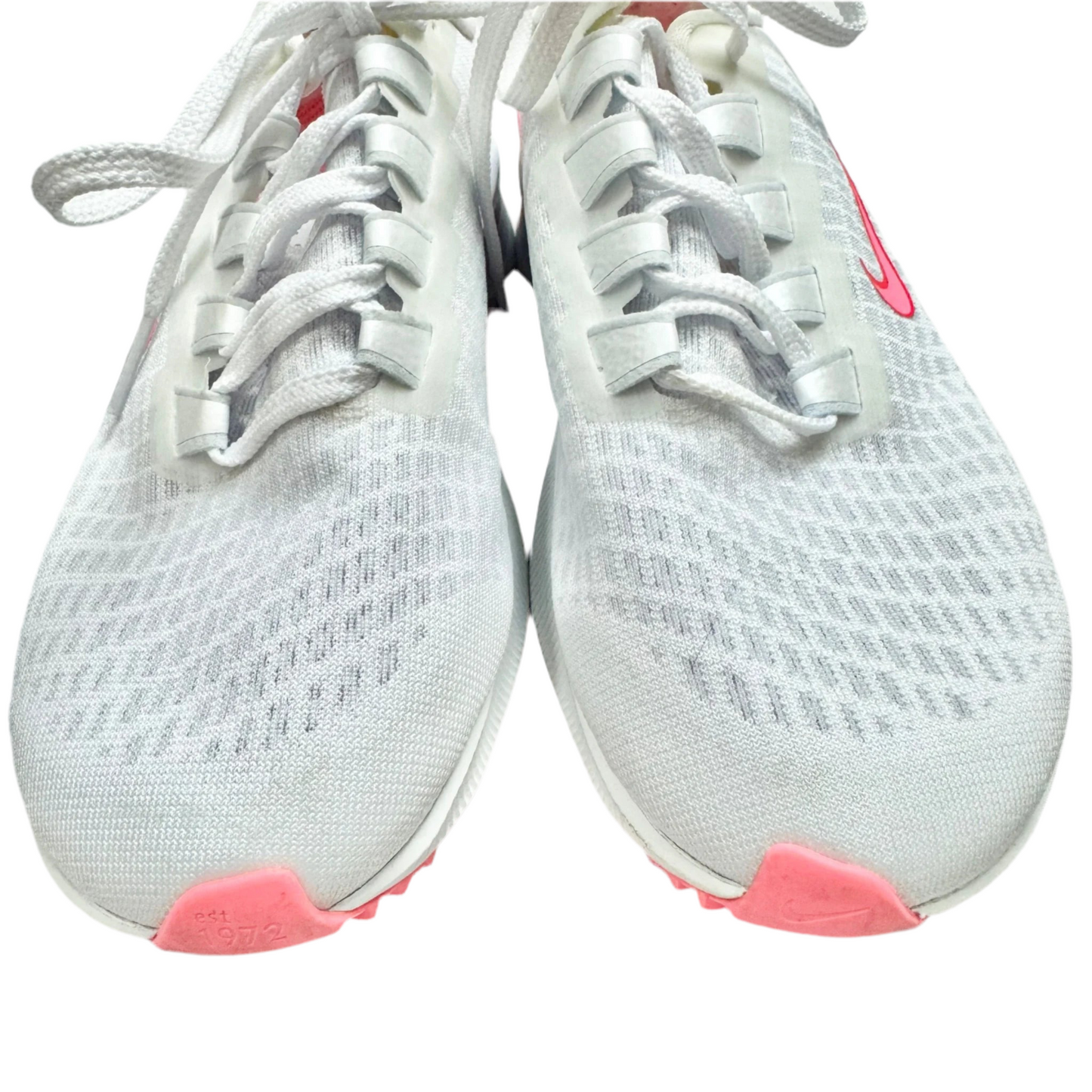 Shoes Athletic By Nike In White, Size: 5