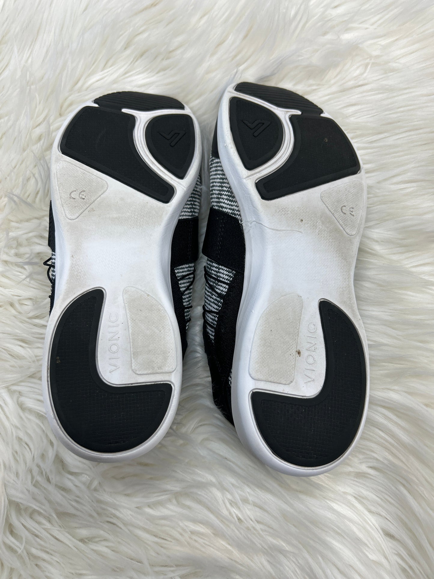 Shoes Athletic By Vionic In Black & White, Size:11