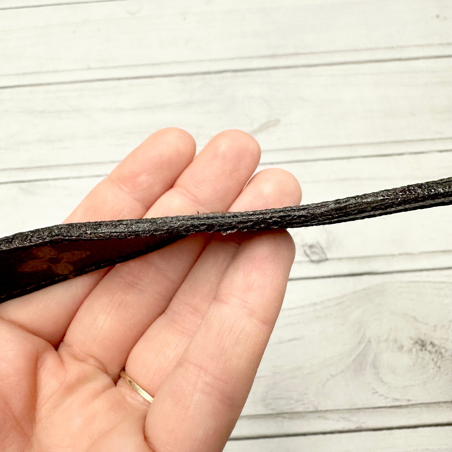 Crossbody Luxury Designer By Louis Vuitton, Size: Medium