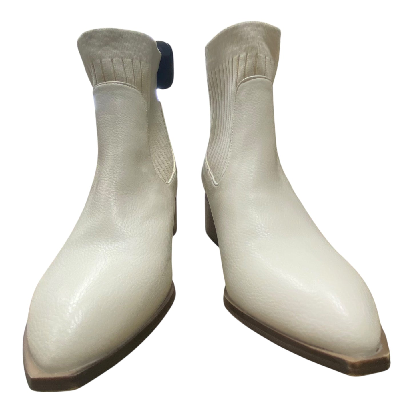Boots Ankle Heels By Chinese Laundry In Ivory, Size:7.5