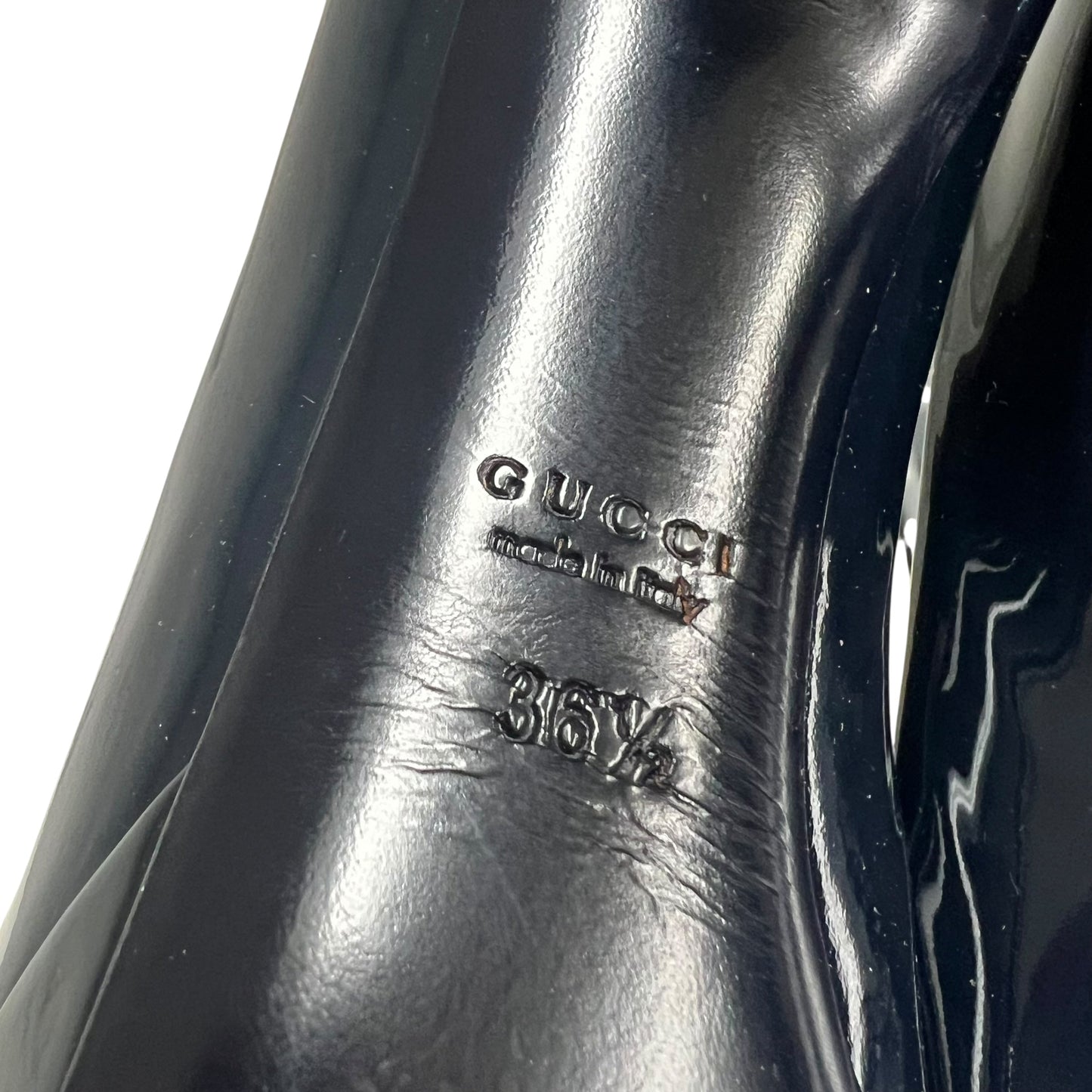 Shoes Luxury Designer By Gucci In Black, Size: 6.5