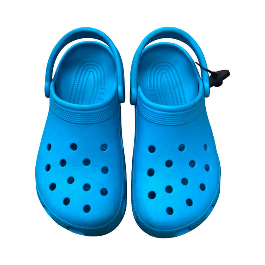 Sandals Flats By Crocs In Blue, Size:8