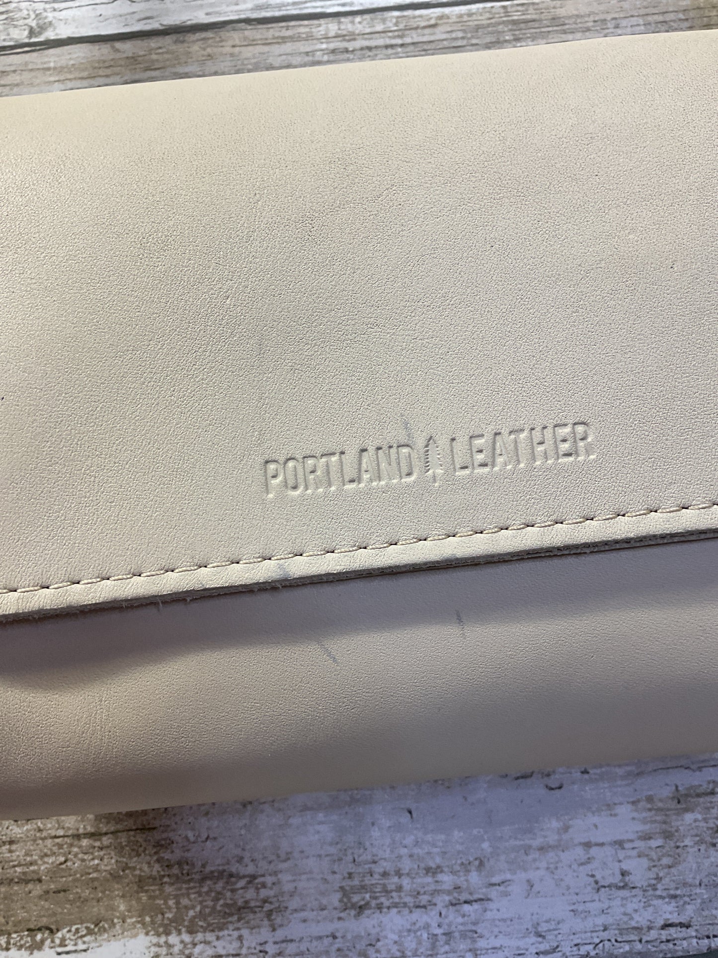 Crossbody Leather By Cma In Cream, Size:Small