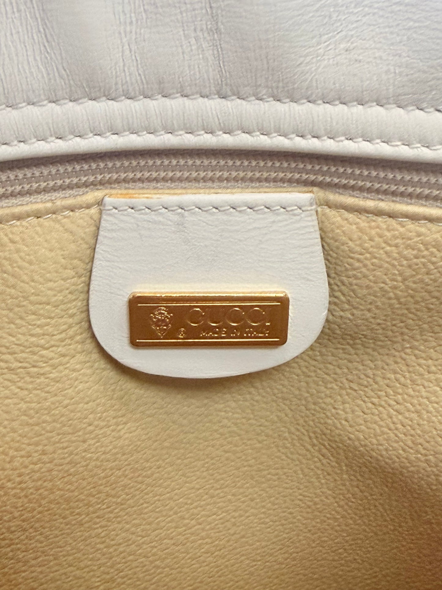 Crossbody Luxury Designer By Gucci, Size: Medium
