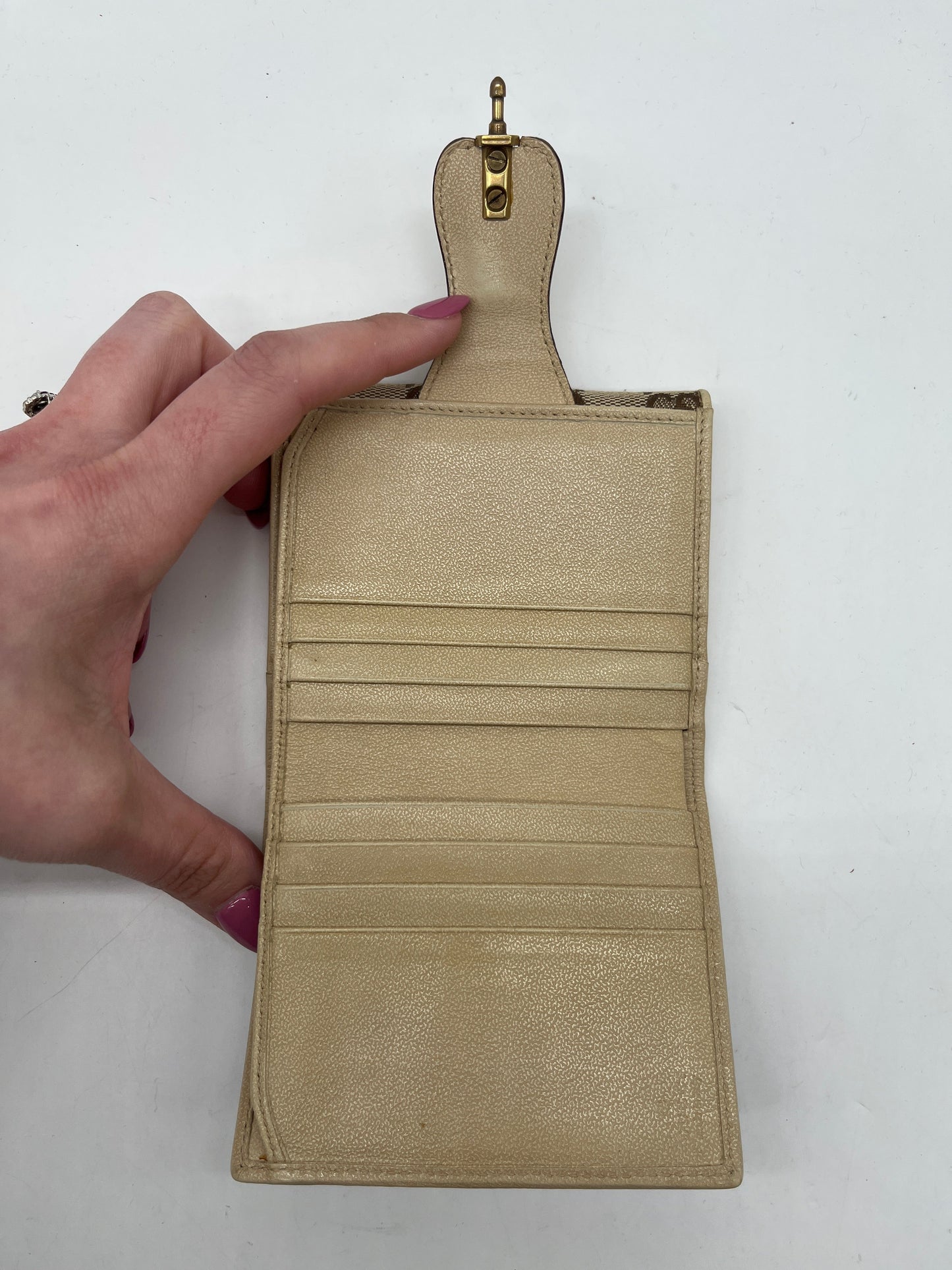 Wallet Luxury Designer By Gucci, Size: Medium