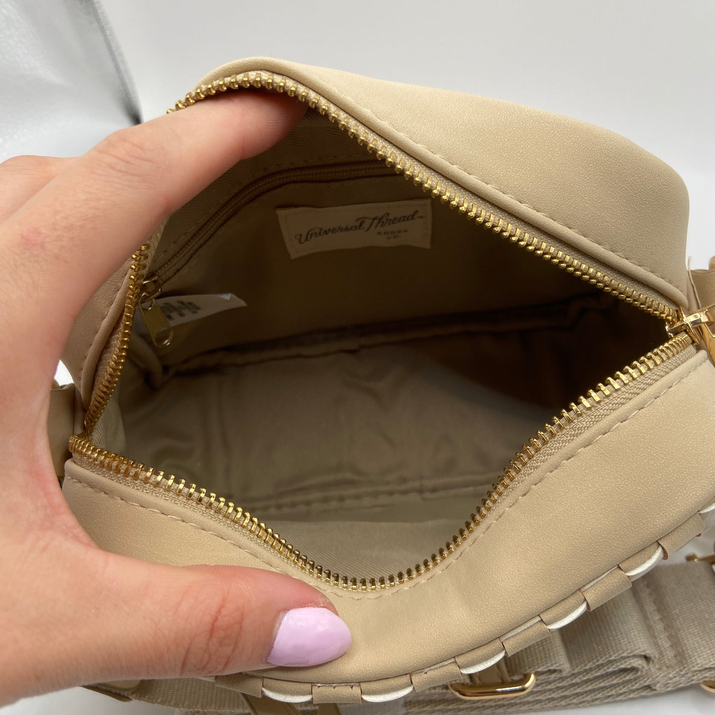 Crossbody By Universal Thread, Size: Medium