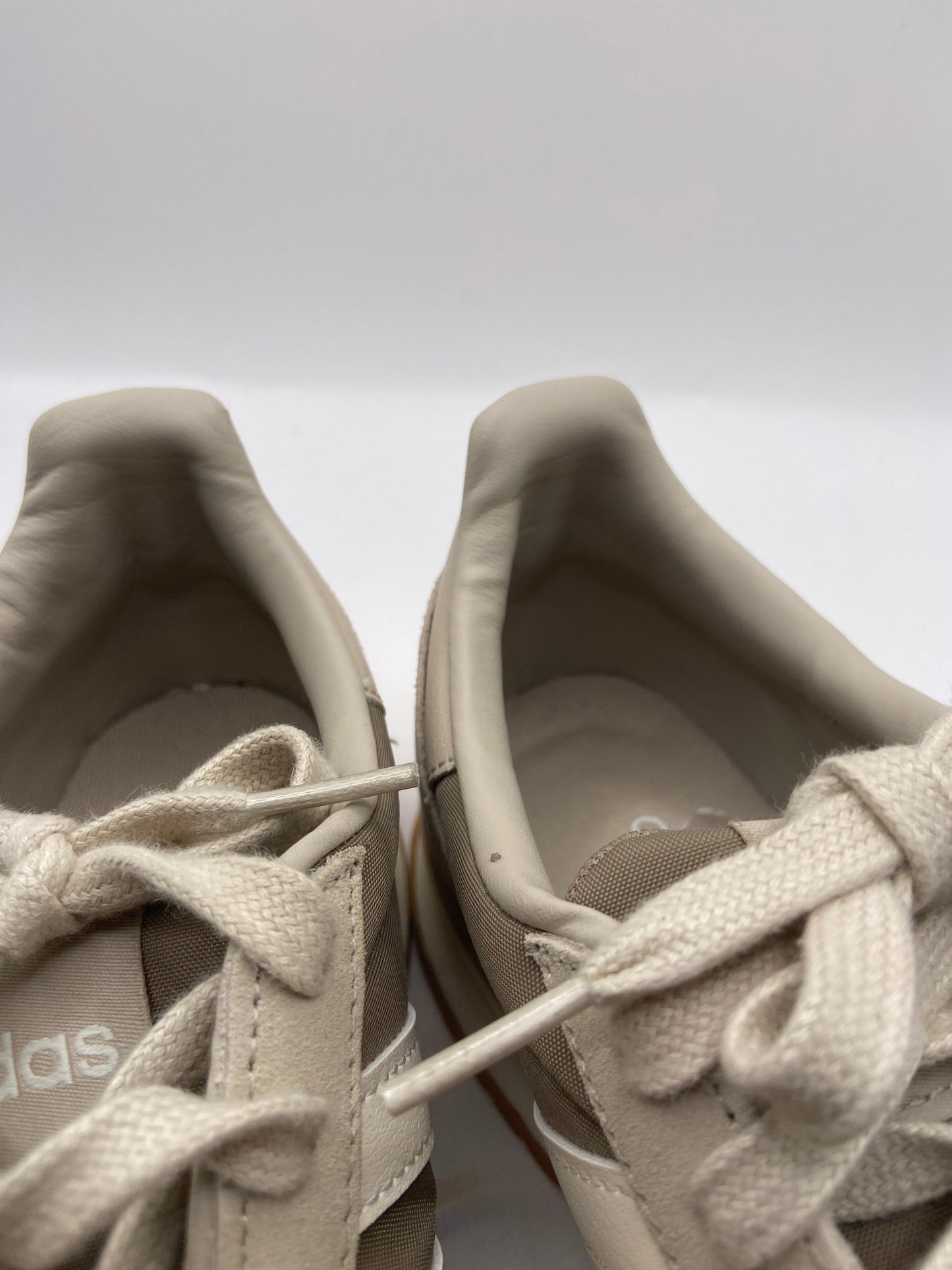 Shoes Sneakers By Adidas In Cream, Size: 8