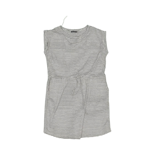 Dress Casual Short By Staccato In Grey & White, Size:M