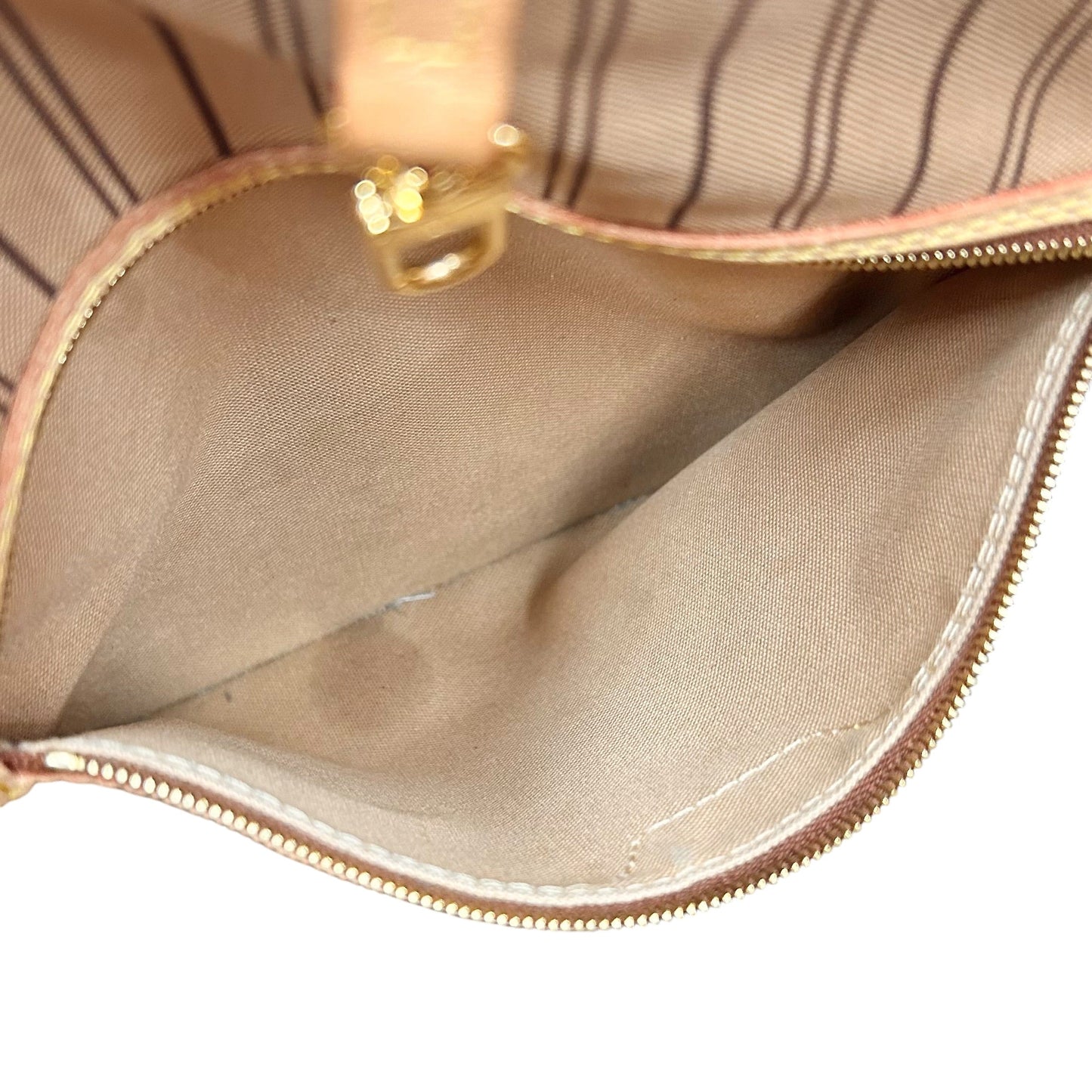 Handbag Luxury Designer By Louis Vuitton, Size: Large