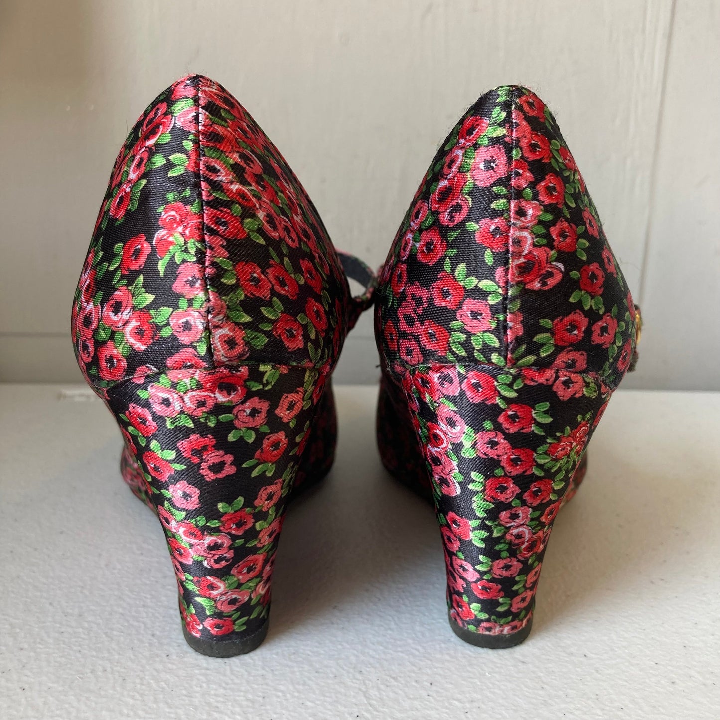 Shoes Heels Wedge By Rocket Dogs In Black & Red, Size:8