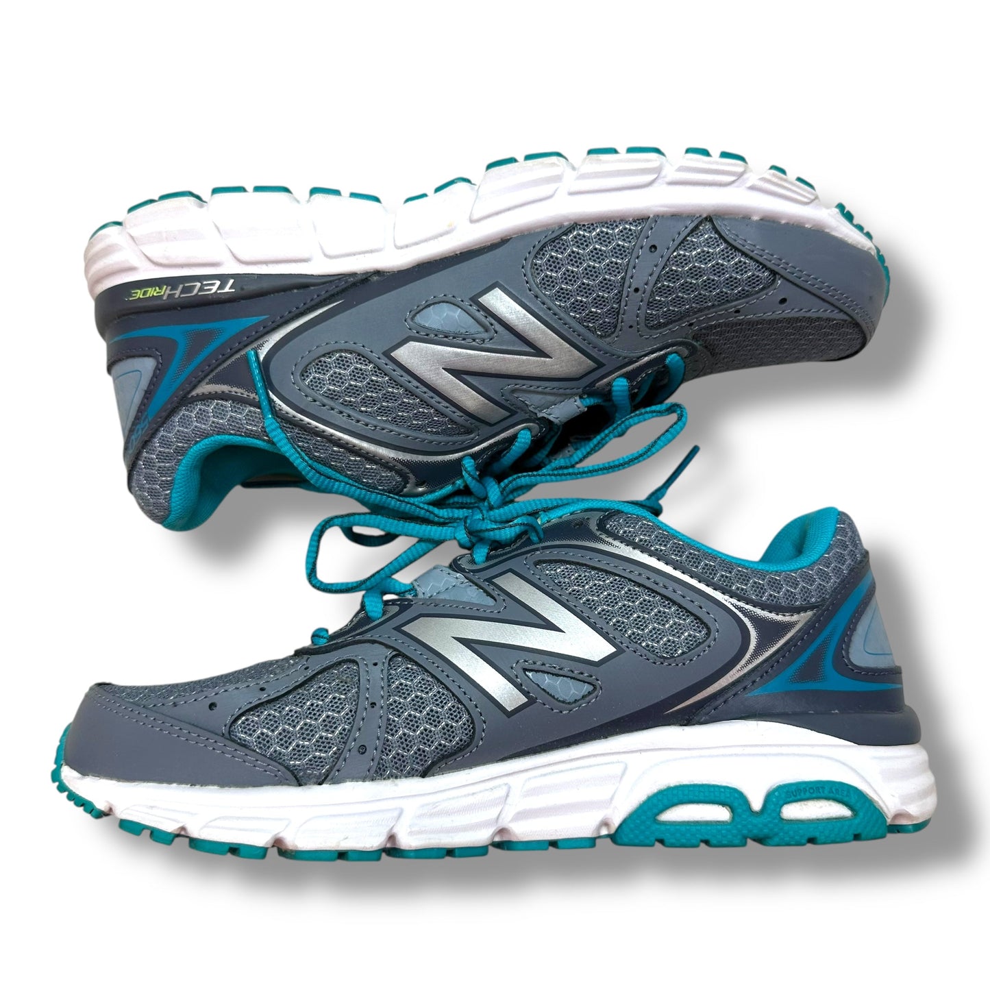 Shoes Athletic By New Balance In Grey & Silver, Size: 6