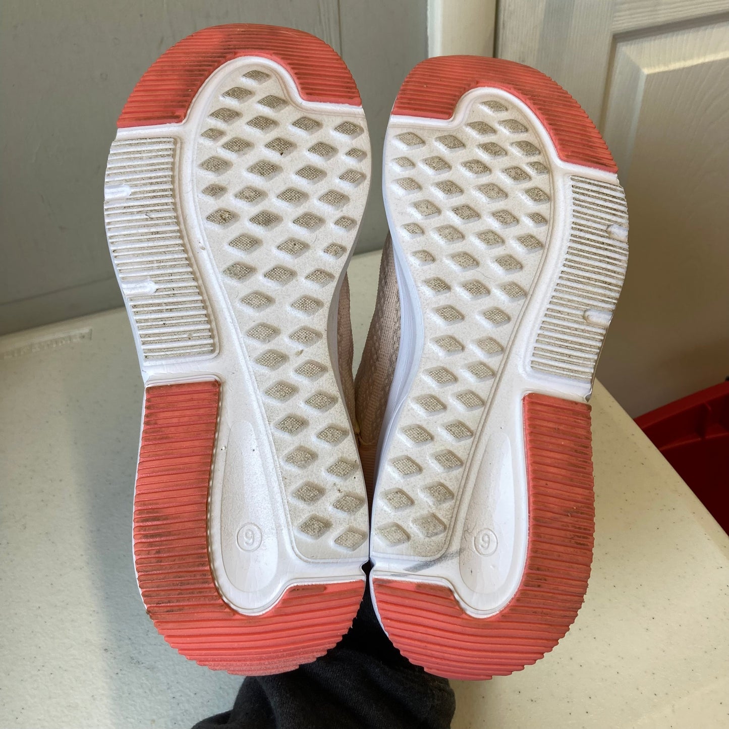 Shoes Athletic By Crane In Peach, Size:9