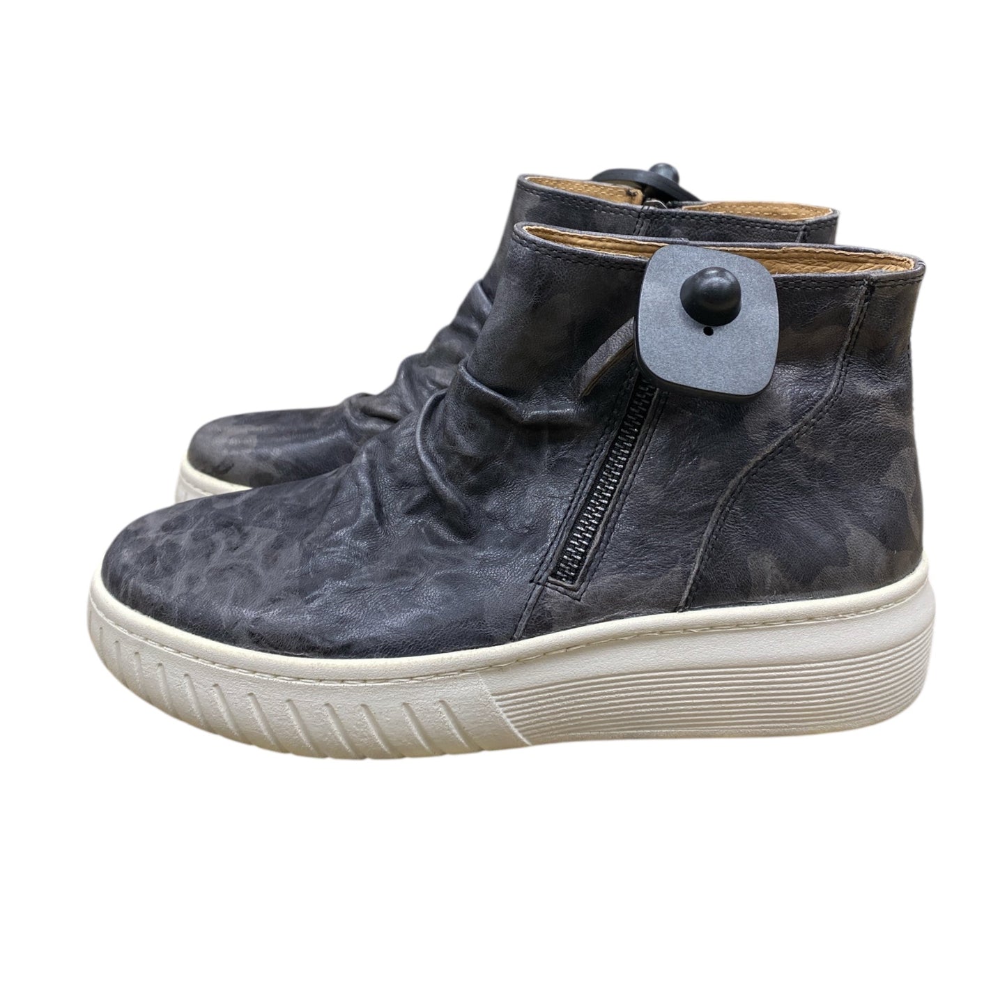 Boots Ankle Flats By Sofft In Grey, Size:9