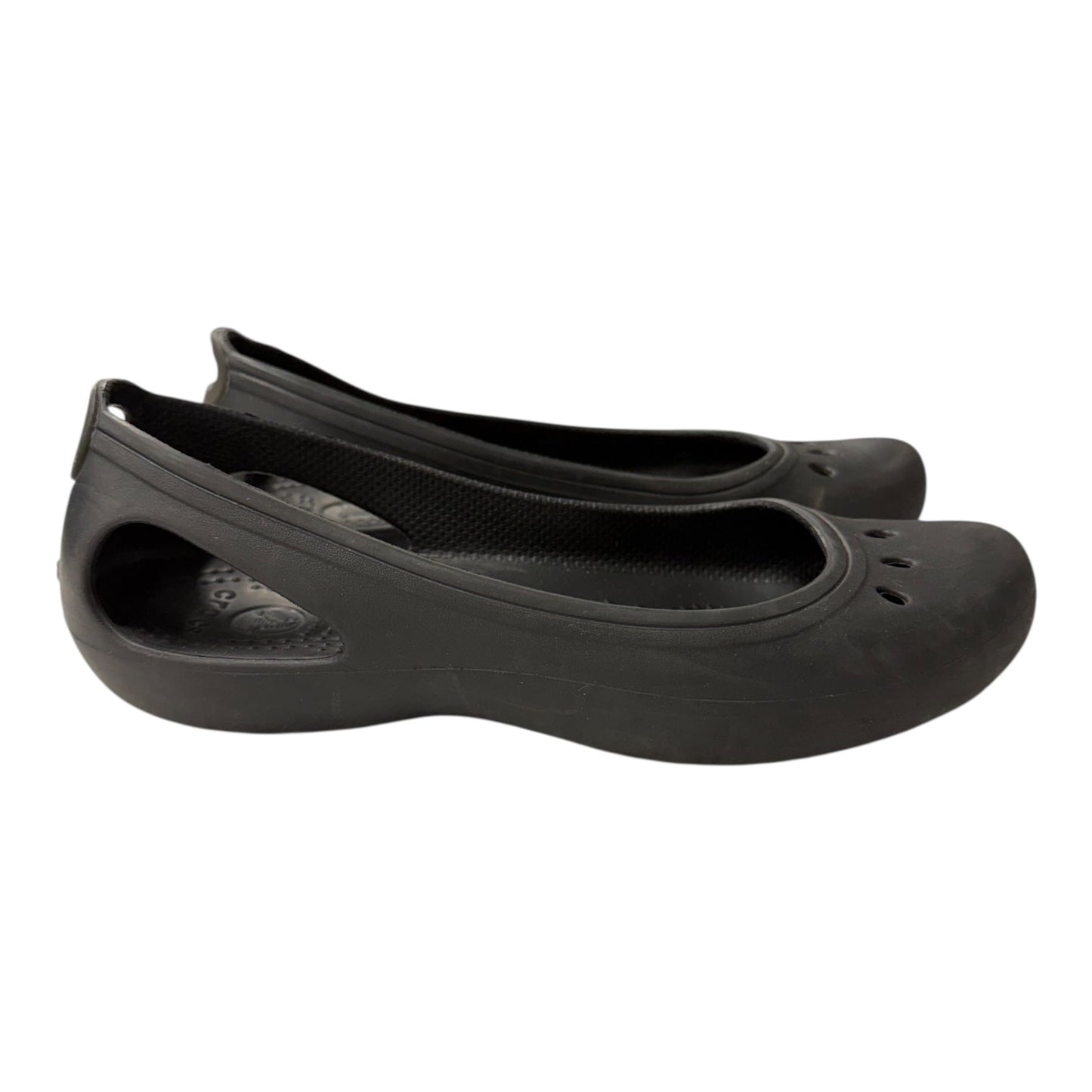 Shoes Flats By Crocs In Grey, Size:6