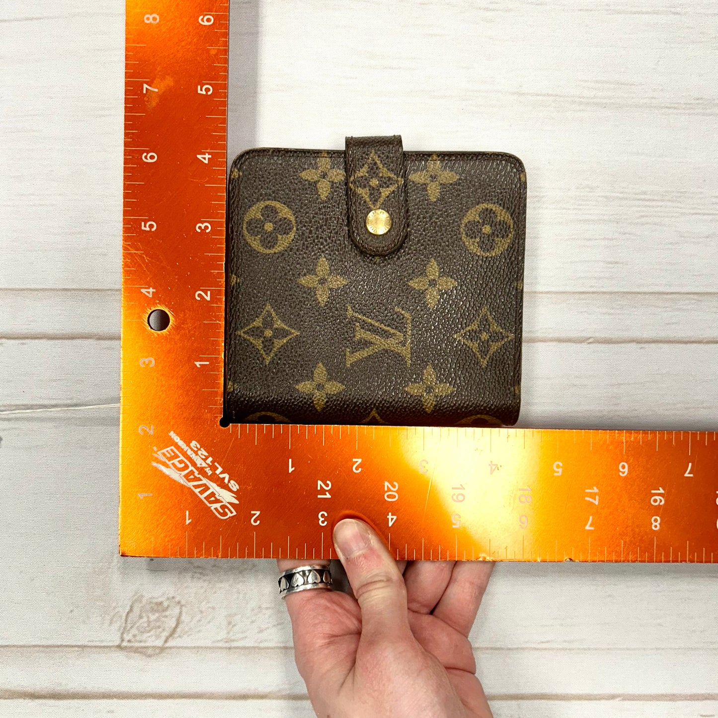 Wallet Luxury Designer By Louis Vuitton  Size: Small