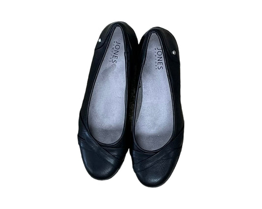 Shoes Flats By Jones New York In Black, Size:9.5
