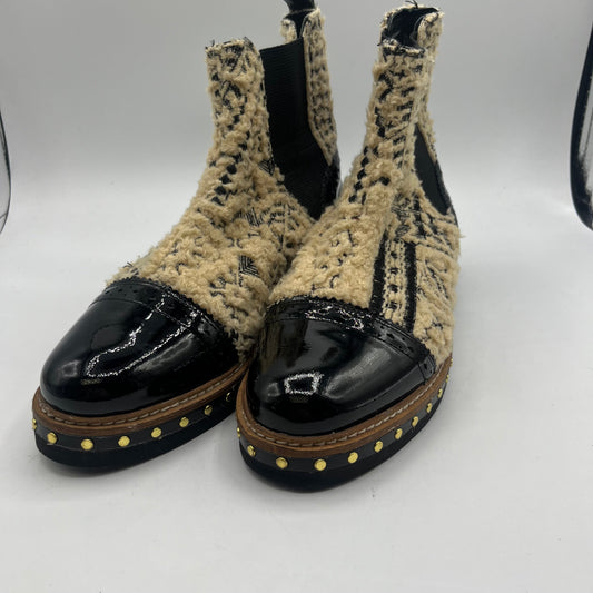 Boots Ankle Flats By Free People In Black & Cream, Size: 6.5