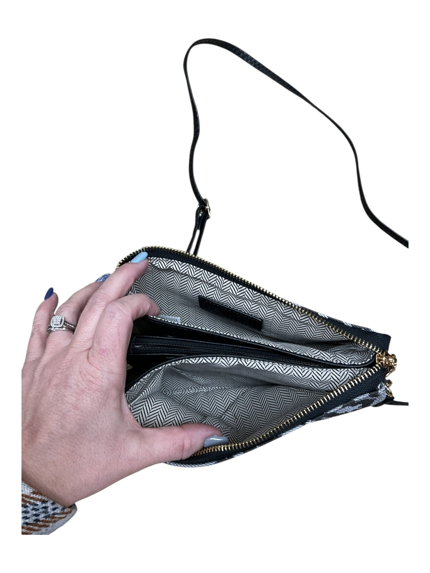 Crossbody By Jen & Co In Black & Grey, Size:Small