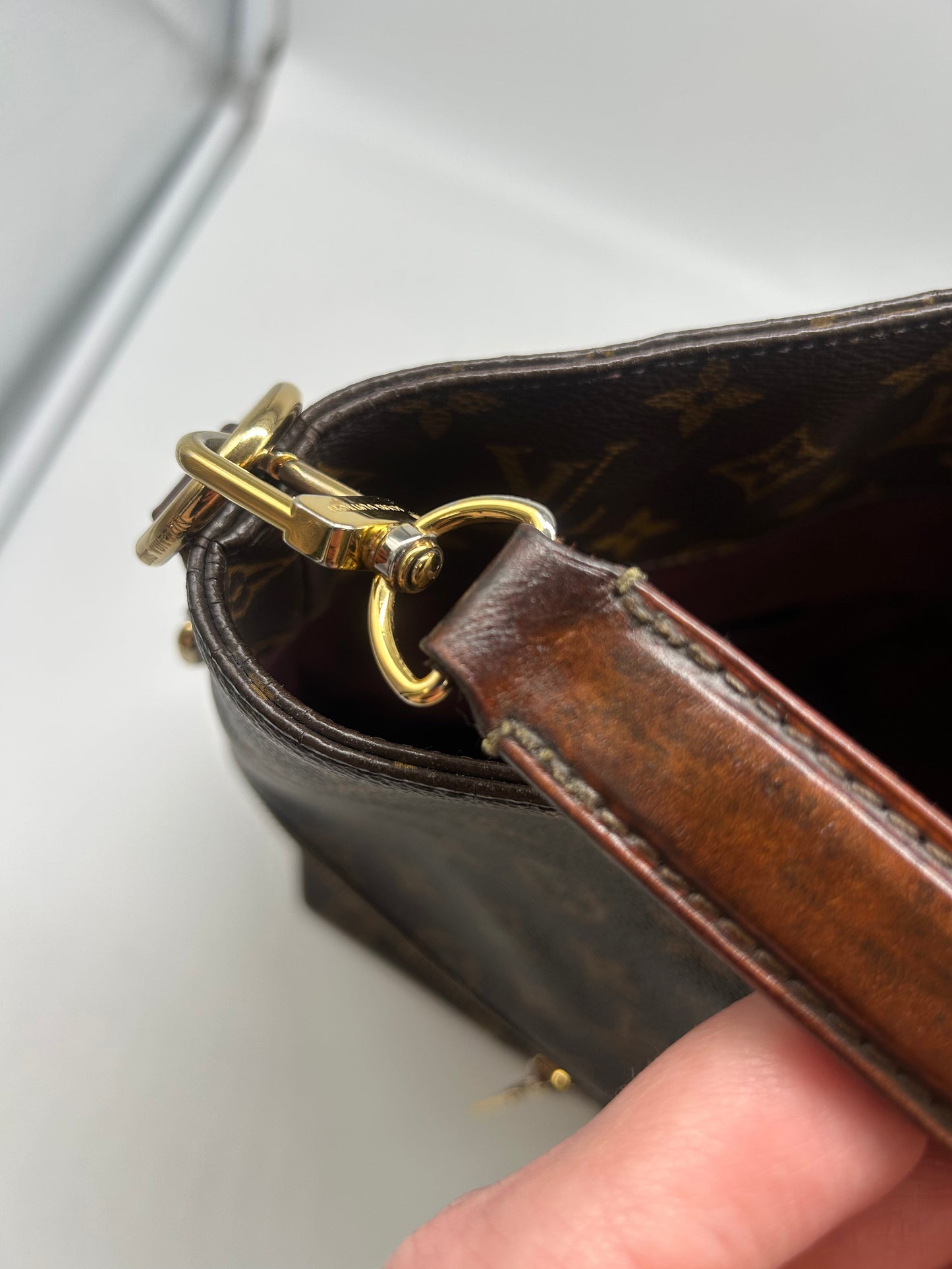 Handbag Luxury Designer By Louis Vuitton, Size: Large