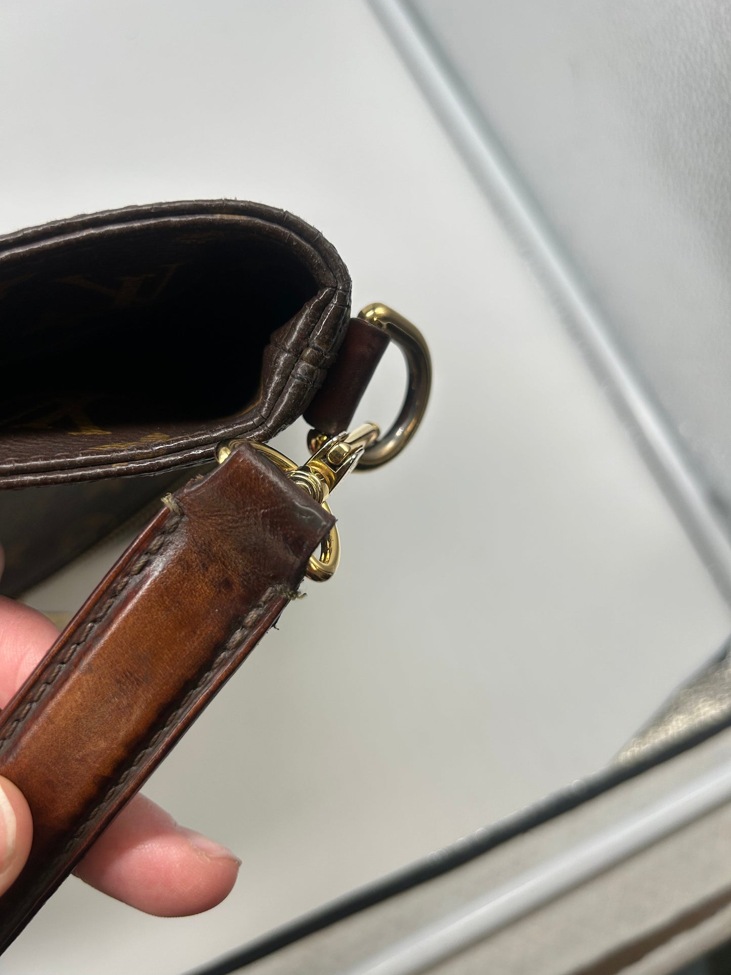 Handbag Luxury Designer By Louis Vuitton, Size: Large