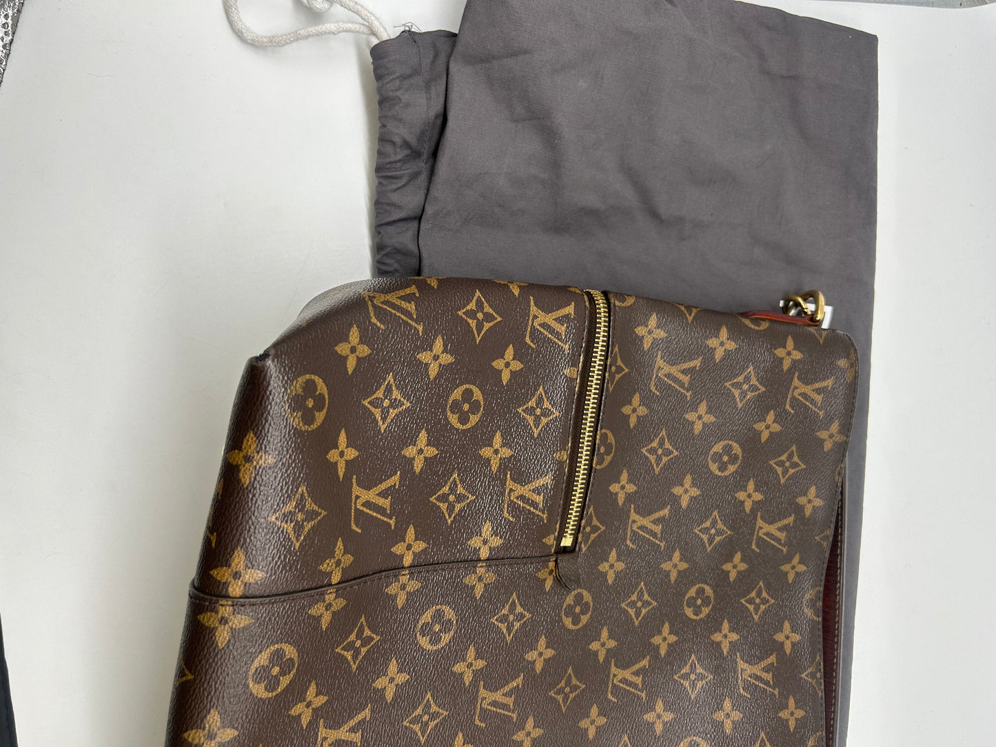 Handbag Luxury Designer By Louis Vuitton, Size: Large