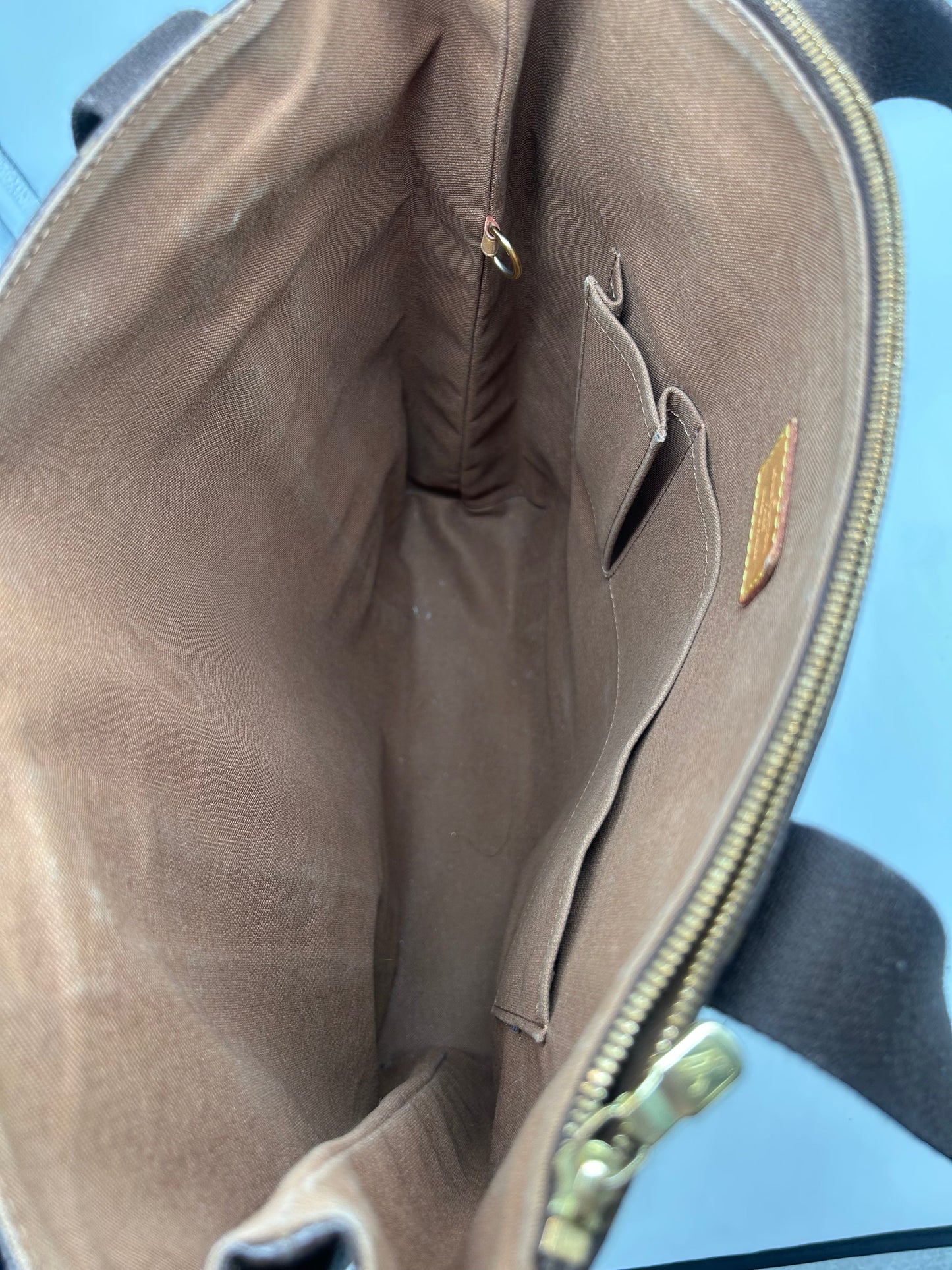 Handbag Luxury Designer By Louis Vuitton, Size: Large