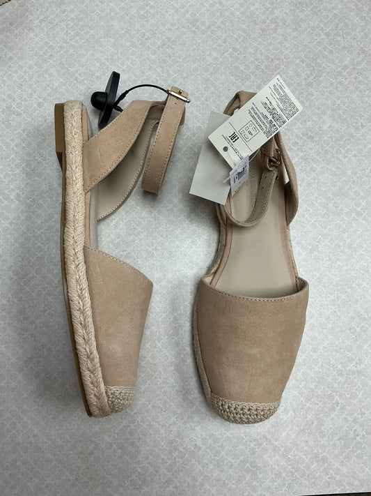 Shoes Flats By Banana Republic In Tan, Size:6