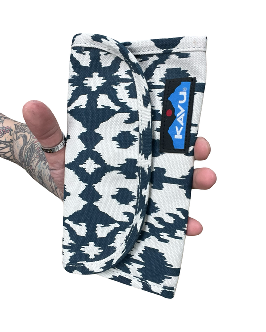 Wallet By Kavu In Blue & Cream, Size:Medium