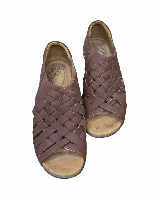 Sandals Flats By Natural Soul In Brown, Size:7